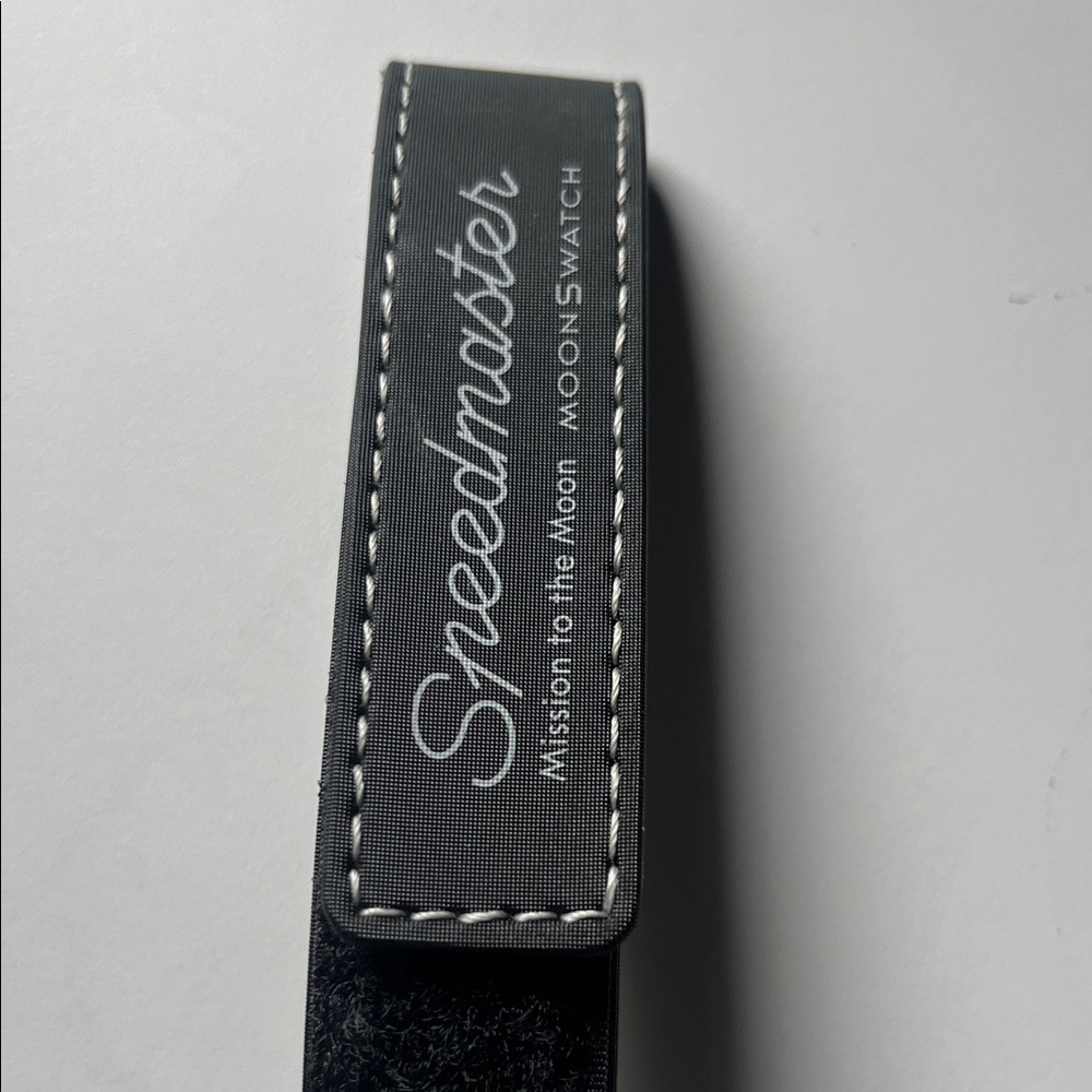 Omega x Swatch Speedmaster Misson to the Moon Watch - Picture 2 of 8